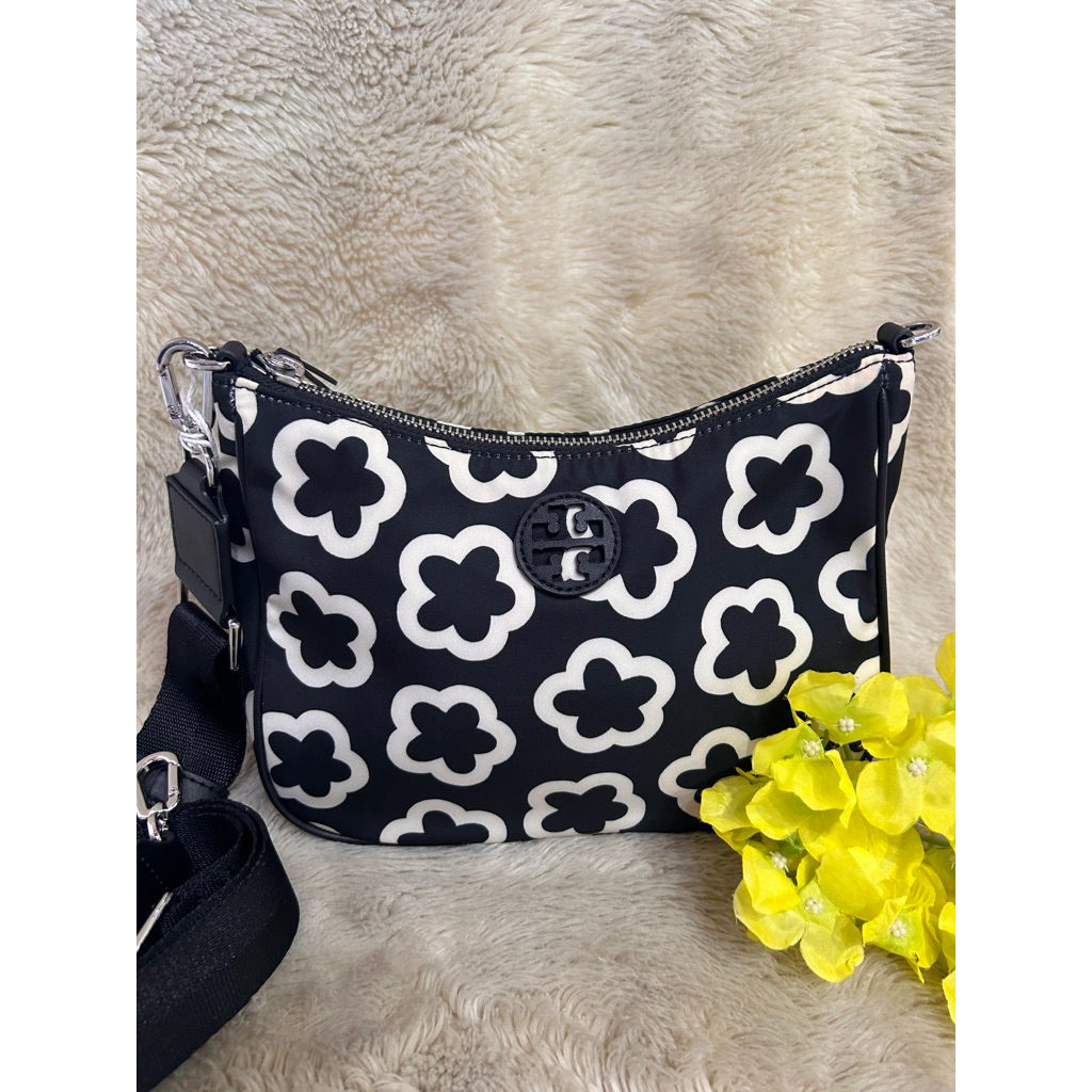 TB NYLON CROSSBODY BLACK IVORY FLOWER