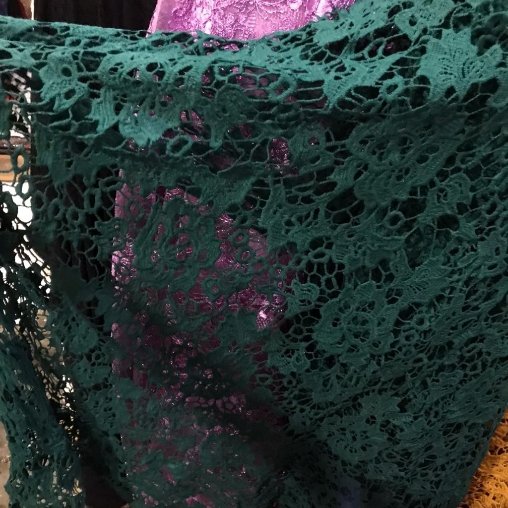 kain brokat Prada oki ~ kain brokat Prada Nagita ~ kain kebaya