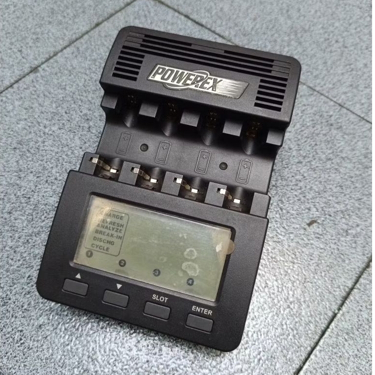 Charger Powerex MH-C9000 + Adaptor (second)