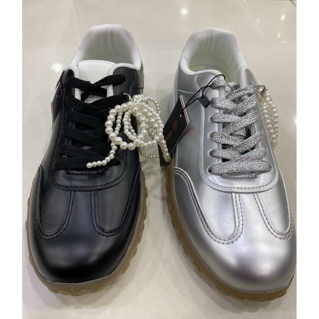 Sepatu Sneakers Wanita Nevada