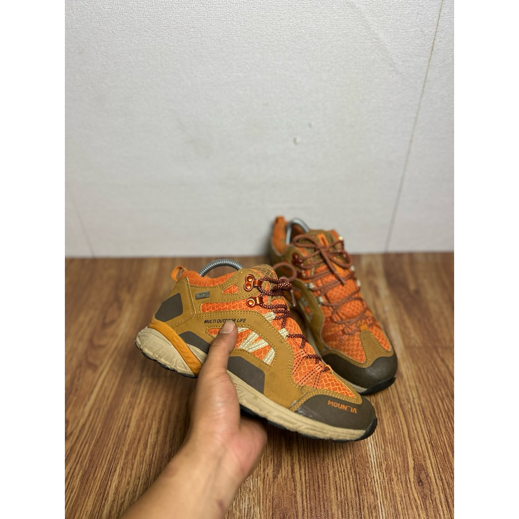 SEPATU GUNUNG SECOND ORIGINAL MOUNTIA