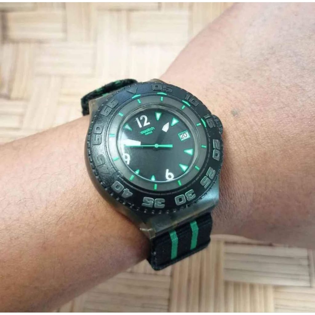 Original (preloved) Swatch Deep Turtle Scuba SUUM 400
