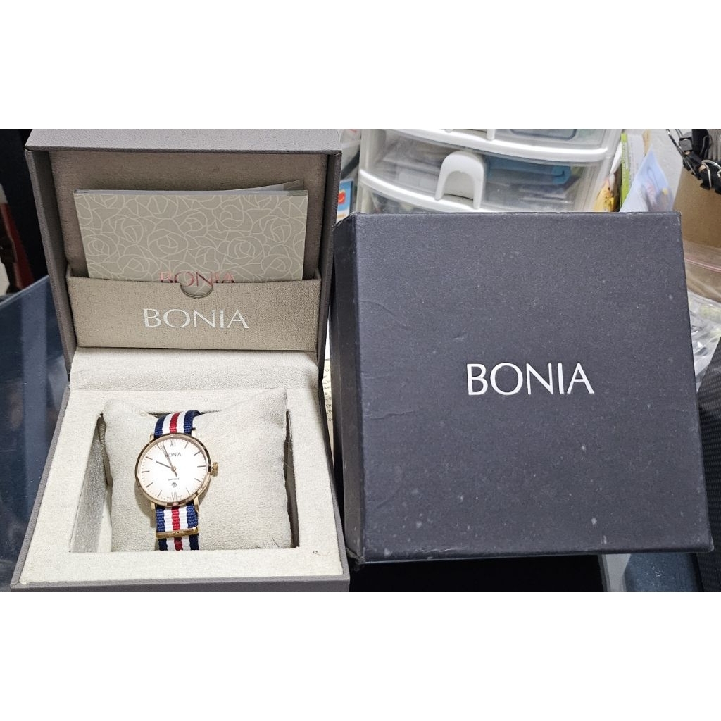 Preloved - Jam Tangan Wanita Bonia (Model Daniel Wellington)