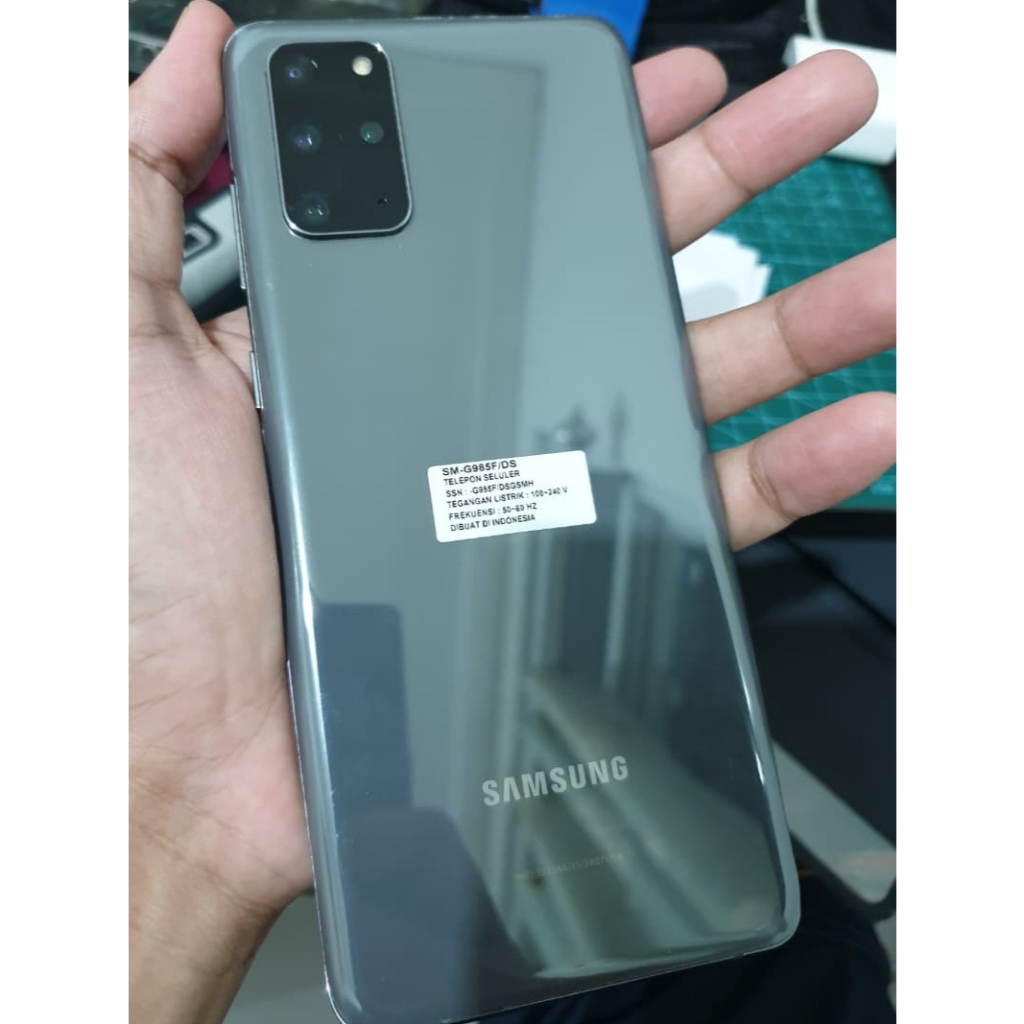 Samsung Galaxy S20 Plus 2nd minus layar bergaris