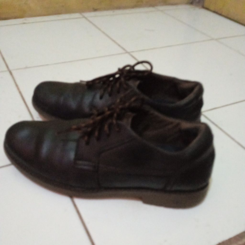 sepatu kulit Caterpillar original second size 42-43