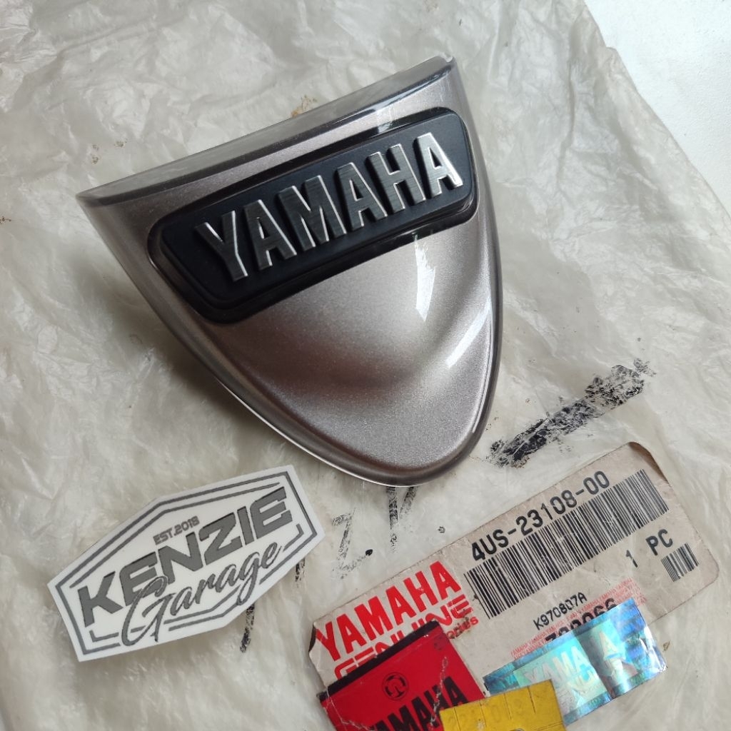 Emblem Panel Dasi F1ZR FIZR Original LE Limited Edition Caltex Milenium Dual Tone YGP 4US-23108-00