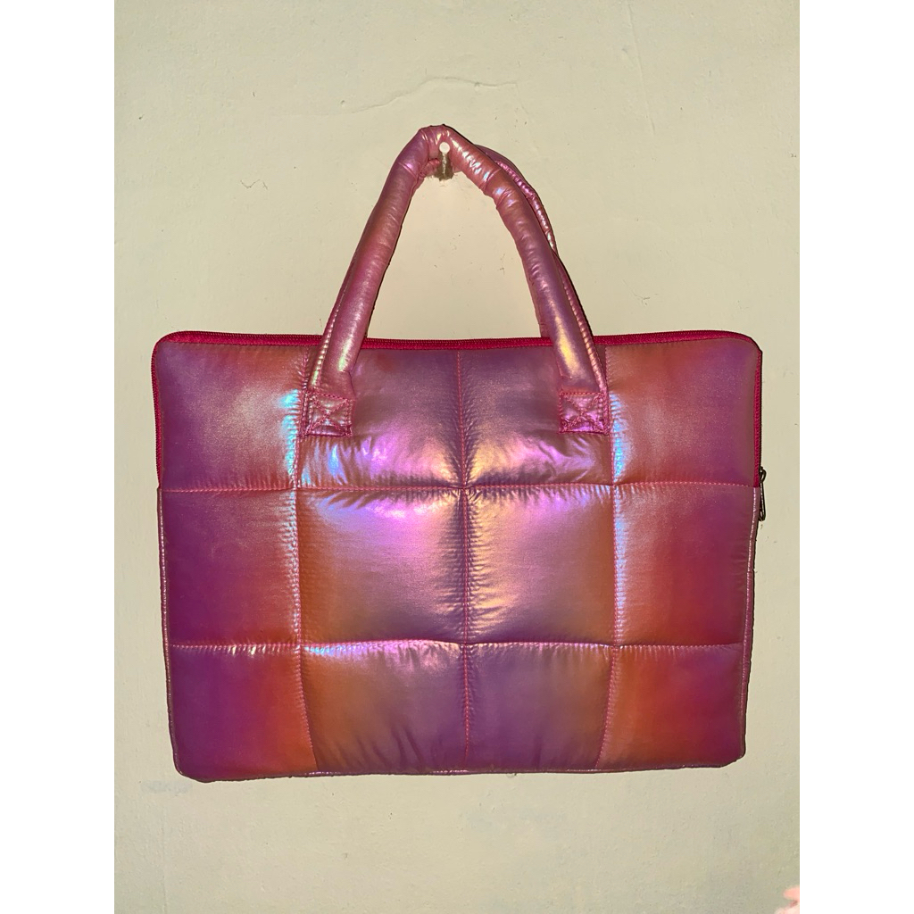 preloved laptop sleeve hologram pink ukuran 16 cm