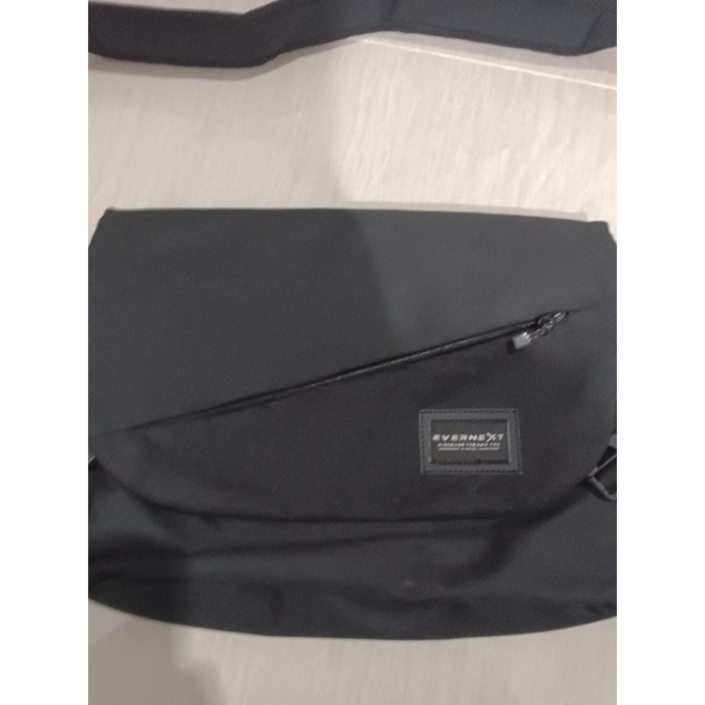 Tas pria evernext preloved
