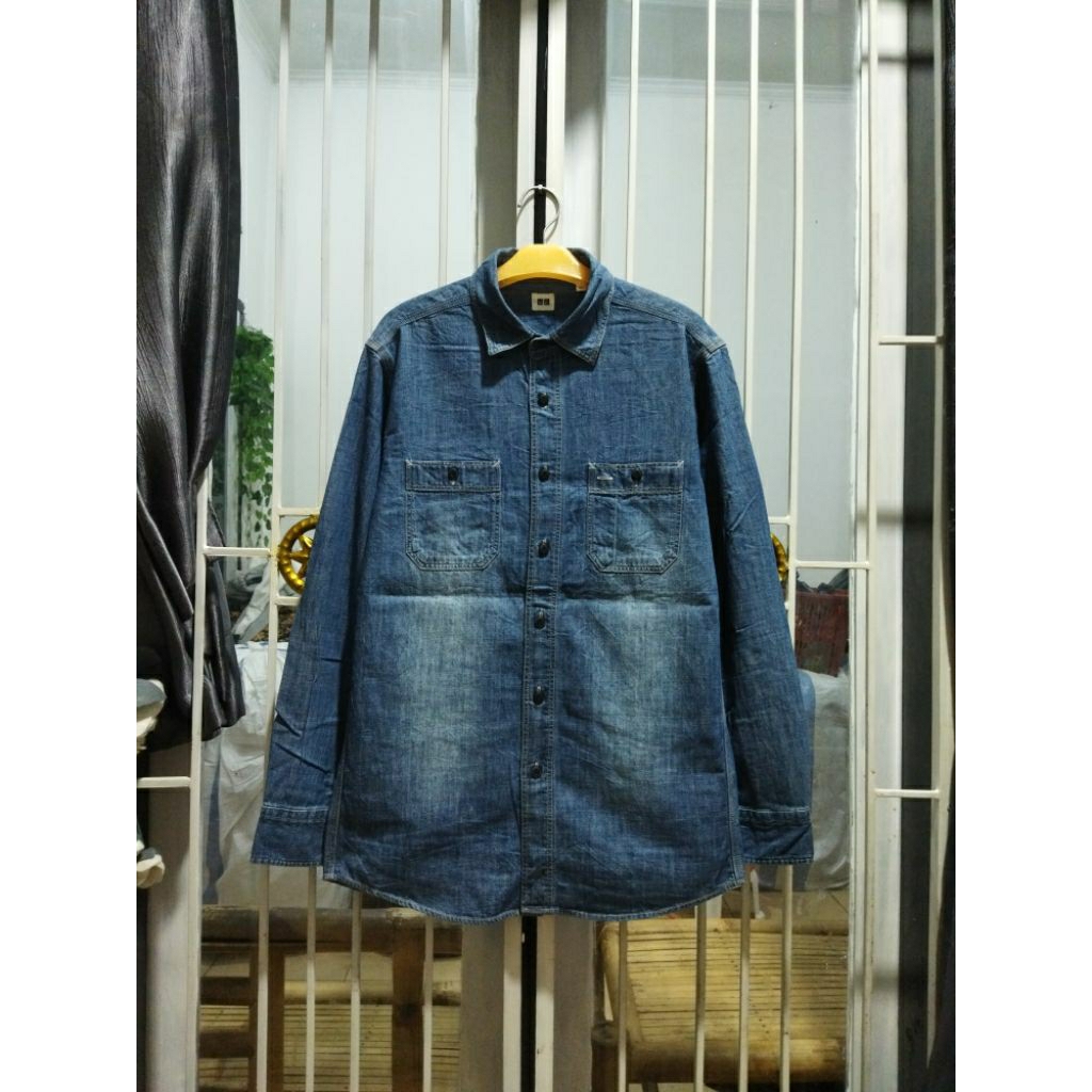 kemeja denim Uniqlo slim fit L casual pria murah terbaik