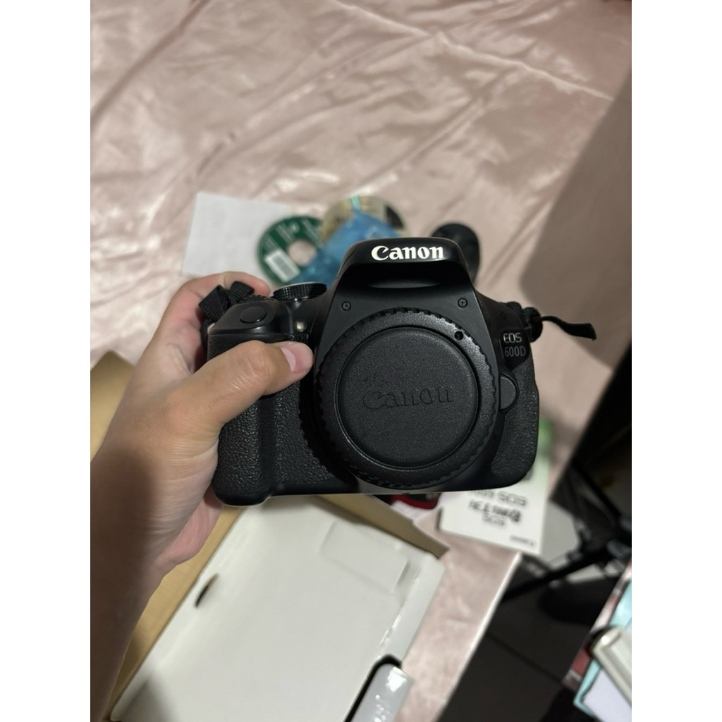 Kamera Canon EOS 600D + Lensa Kit 18-55mm lengkap no mines bekas preloved