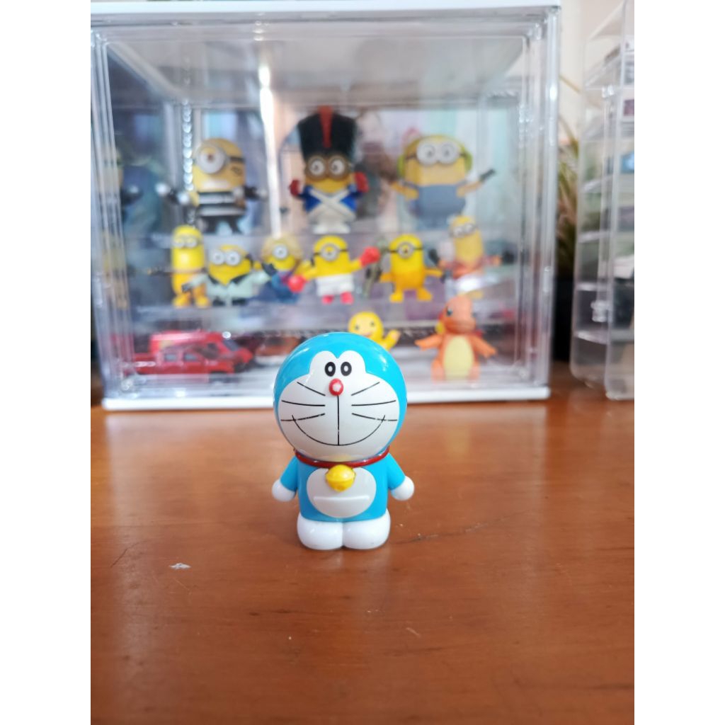 Action figure doraemon