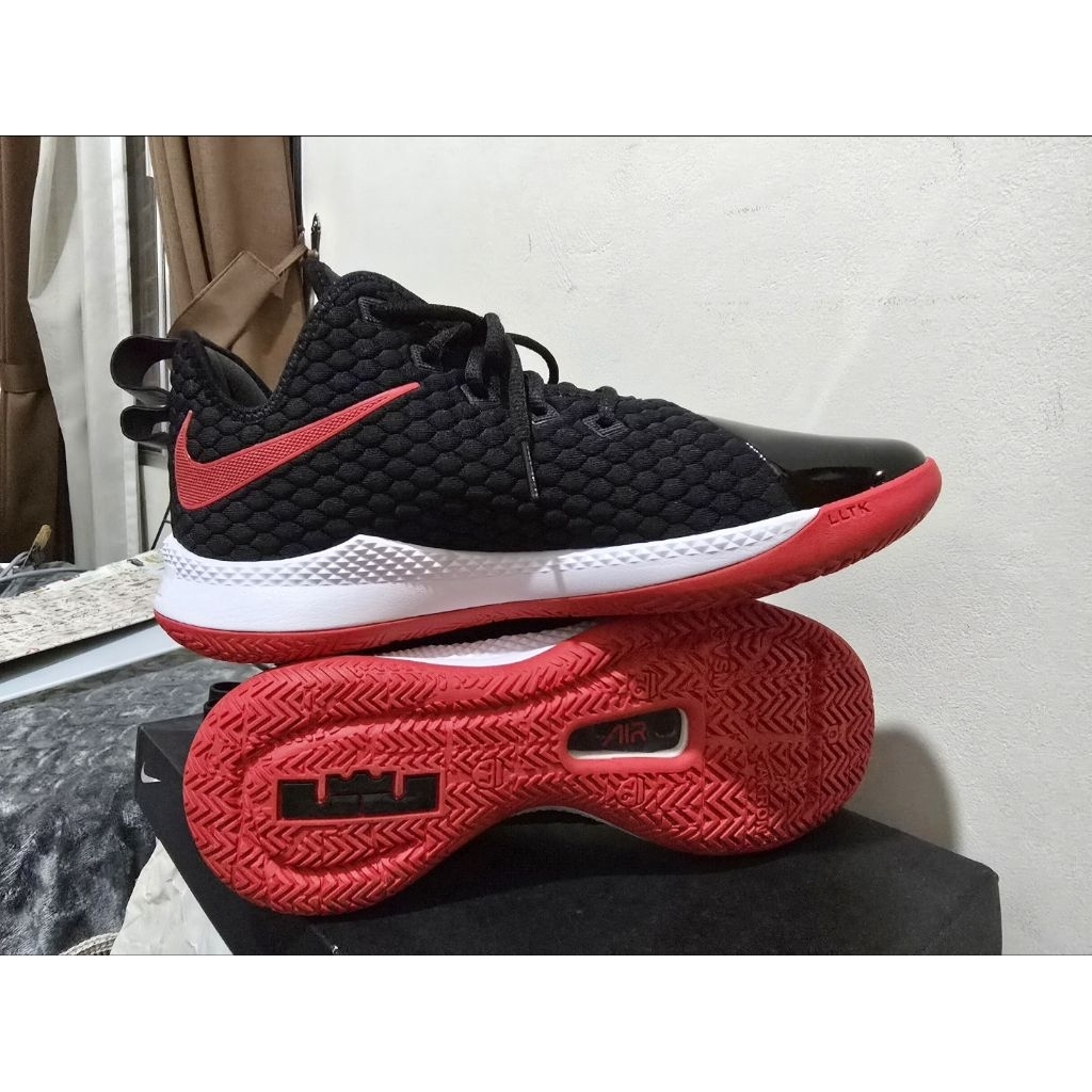 Nike Lebron Witness III PRM