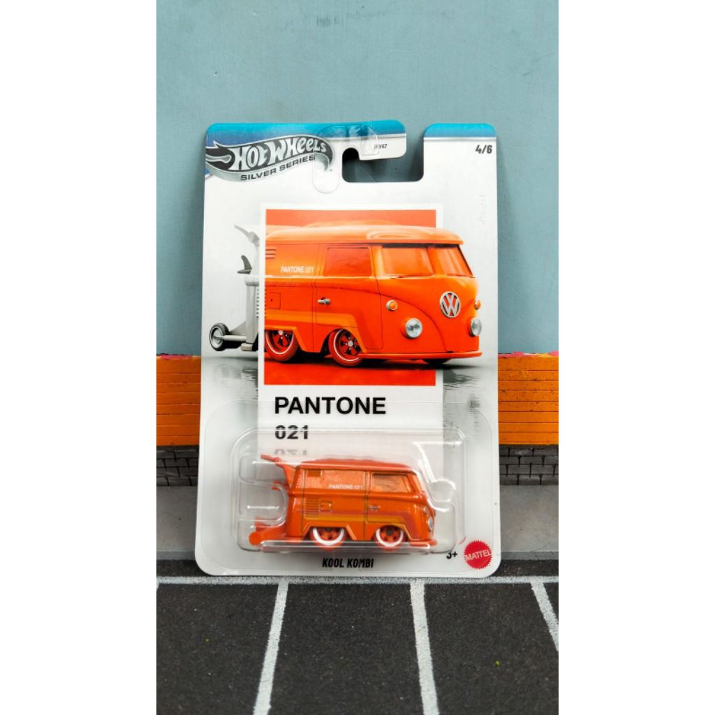 hot wheels cool combi pantone