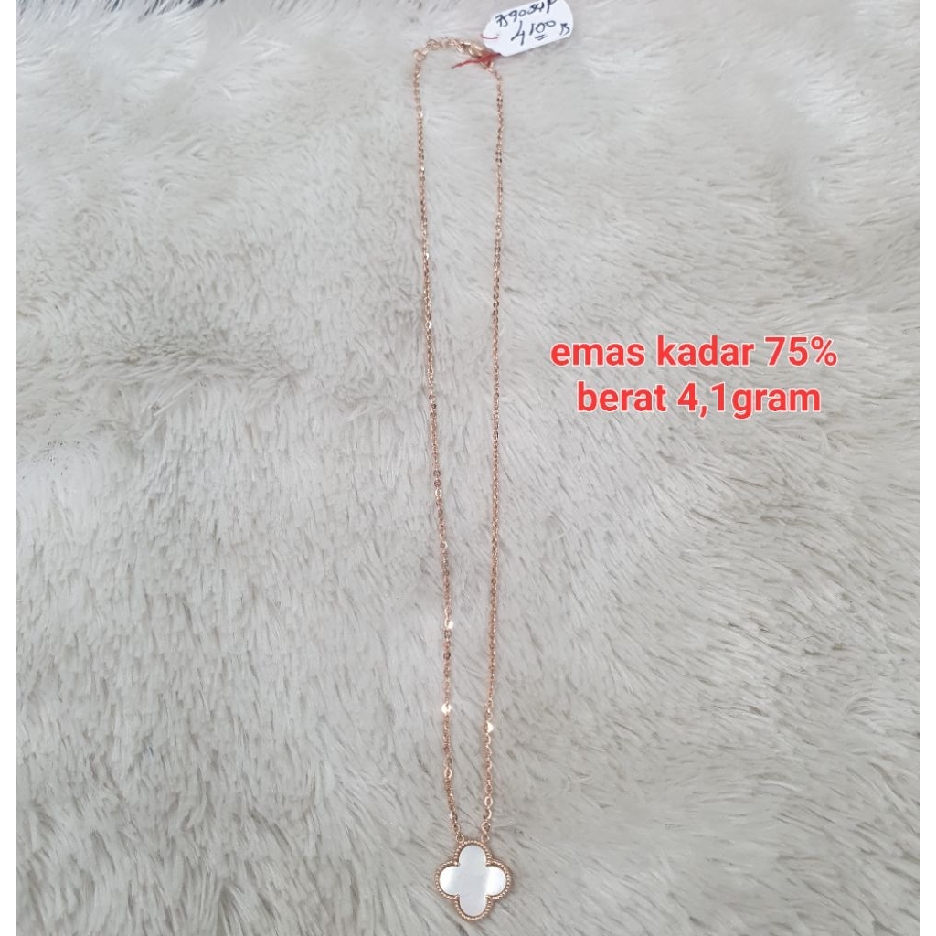 kalung italy bunga putih New Arrival emas kadar 75% berat 4,1gram