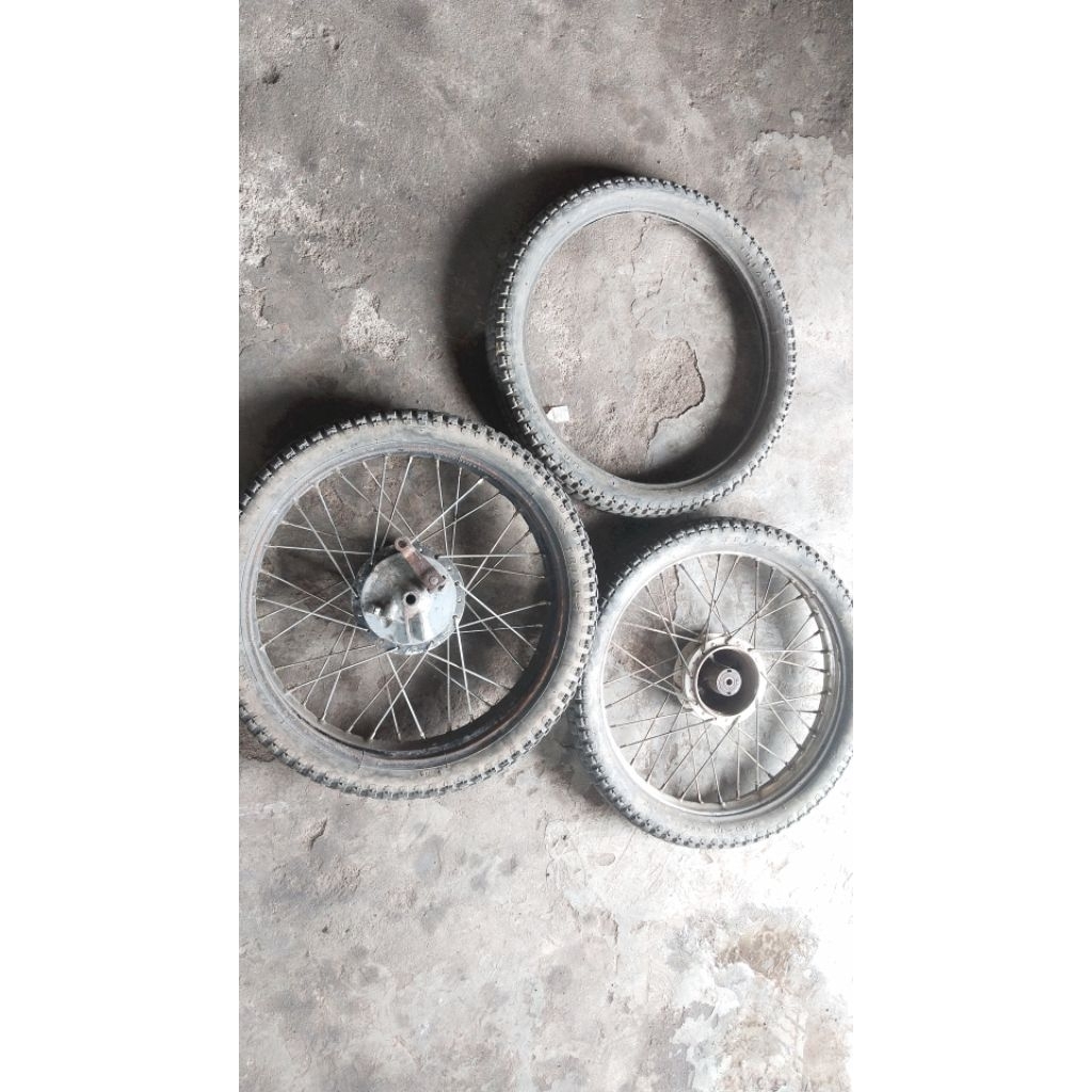 ban depan honda win ukuran 250 ring 18