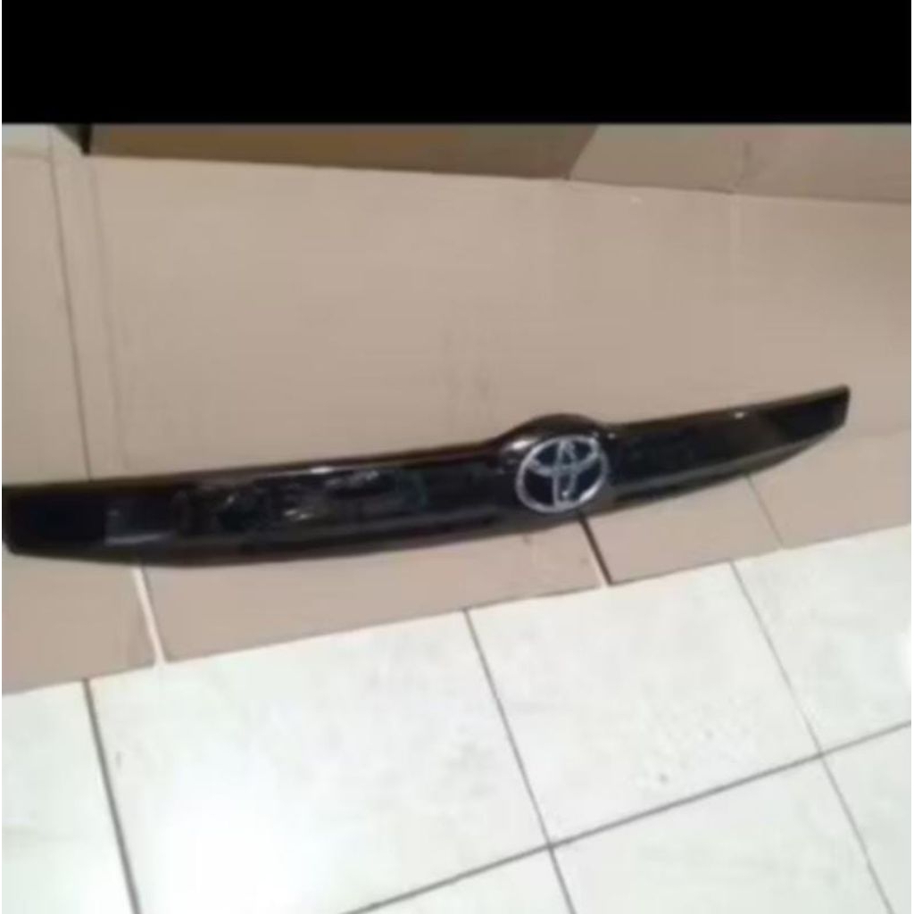 TRUNKLID CALYA SIGRA HITAM DOFF