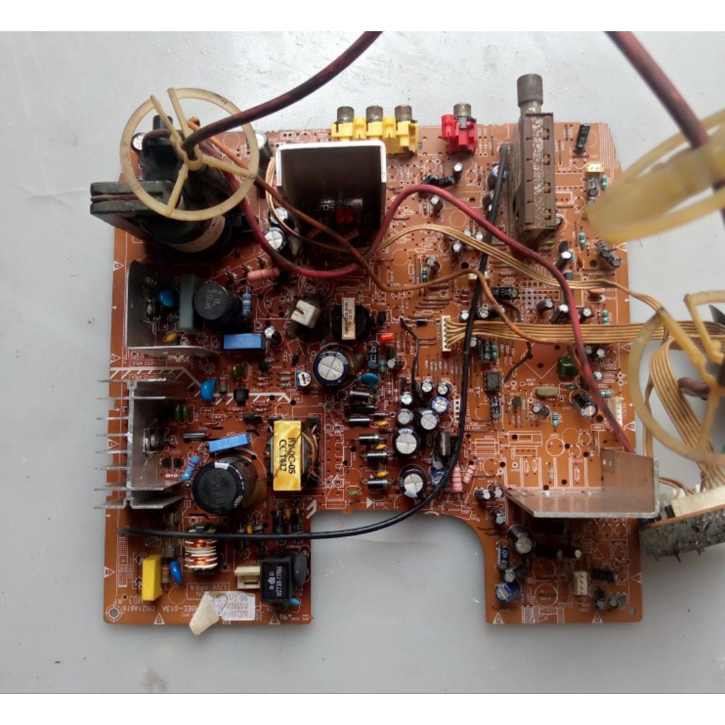 mesin tv Polytron u slim tabung 21inch,komponen lengkap,,cabutan blum uji test/gambling