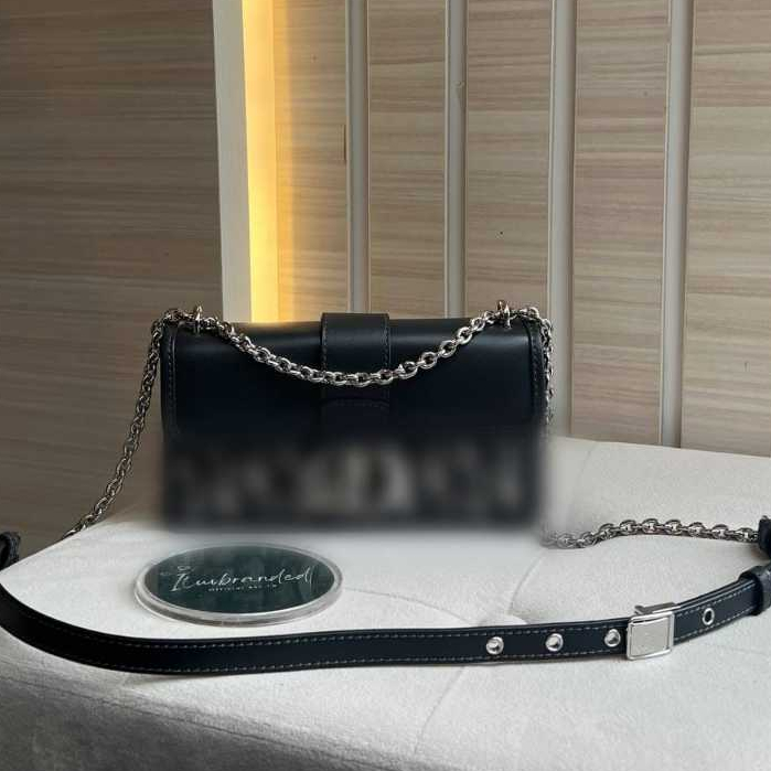 30 Montaigne East-West Bag With Chain Shw / Sling Bag Wanita