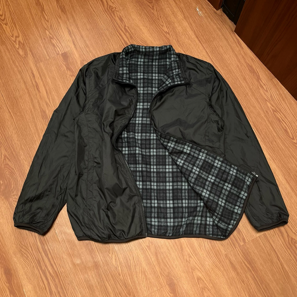 Uniqlo JACKET reversible Parasut  (bolak balik) inner sherpa
