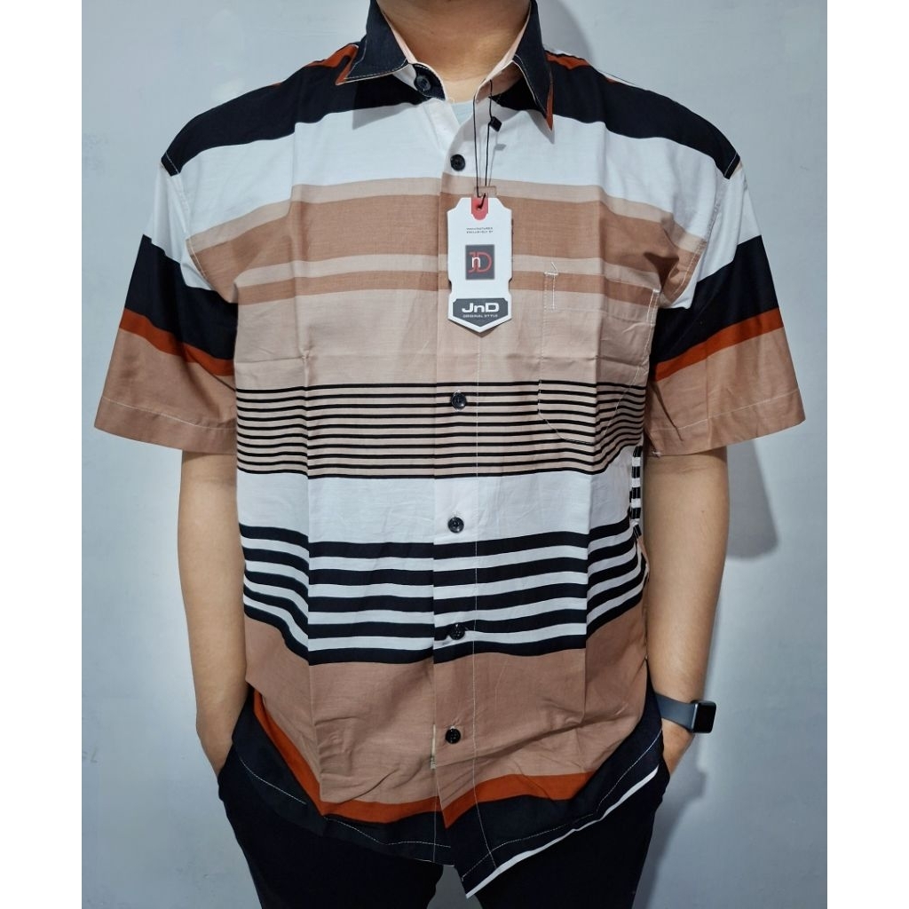 JnD Profesional | ​Kemeja Pria Lengan Pendek Casual Stripes Coklat Hitam Putih - Katun 40s Adem Prem