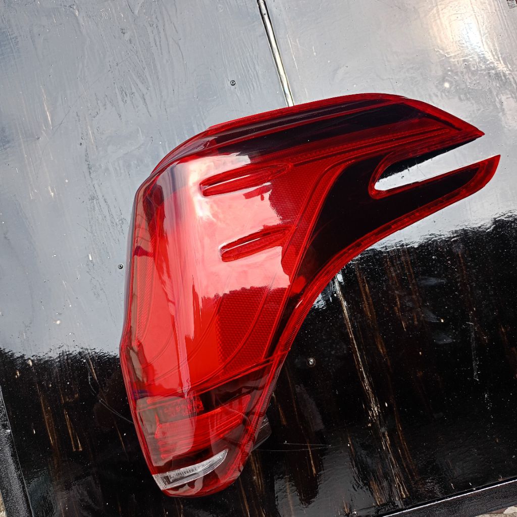 Stoplamp Toyota Alphard 2019-2023 / lampu belakang toyota alphard 2019 2020 2021 2022 2023 ori copot