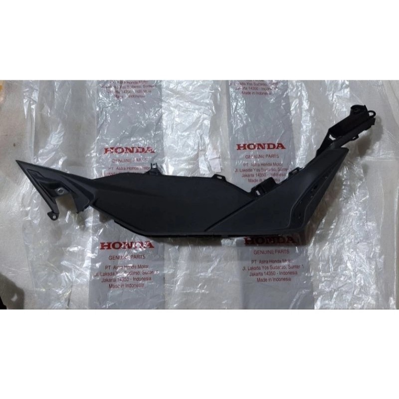 STEP R FLOOR PIJAKAN KAKI KANAN PCX 160 ORIGINAL