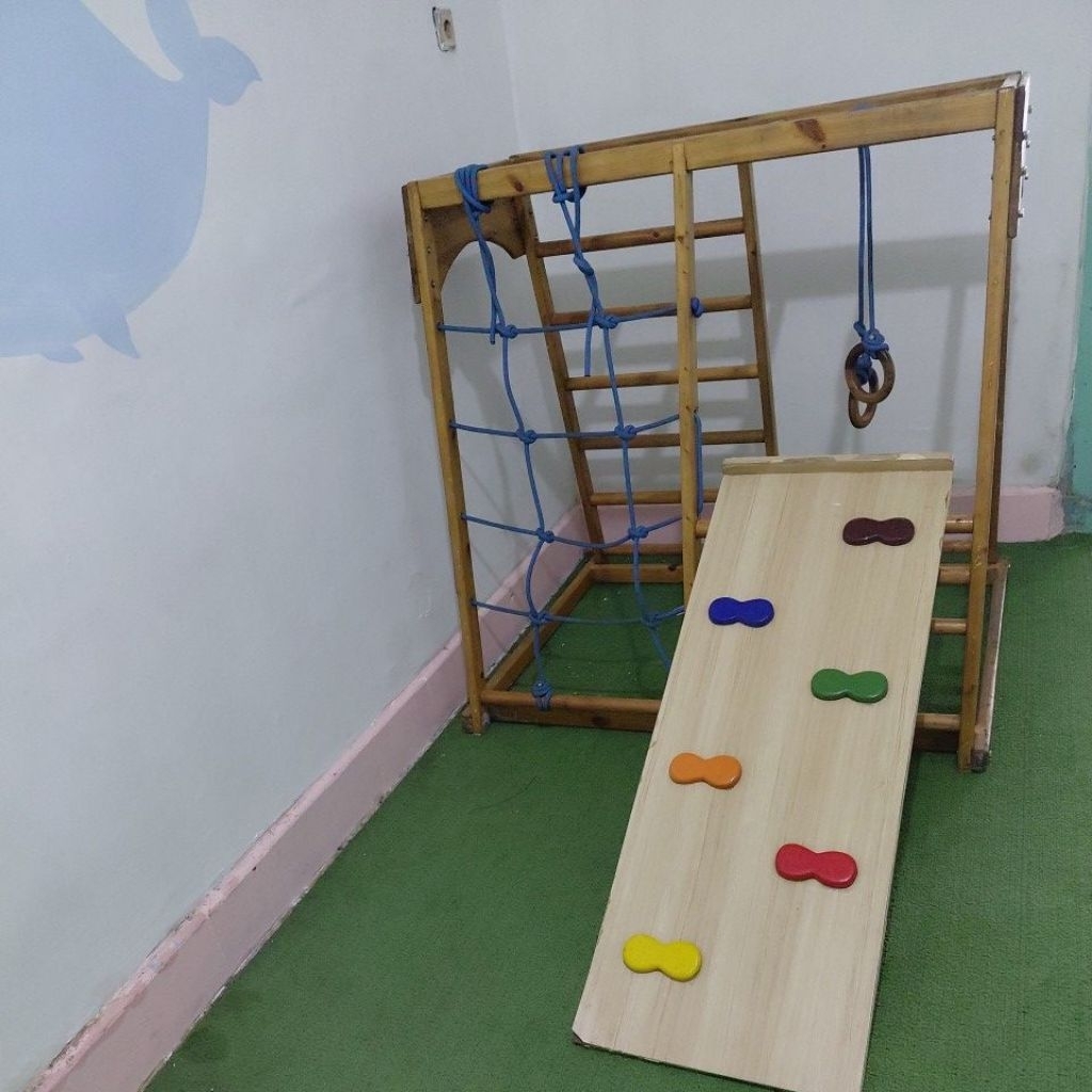 preloved mainan anak tangga brakiasi ukuran 1.2x1x1.2m