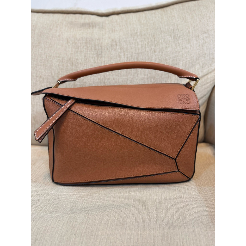 Preloved loewe puzzle medium 28