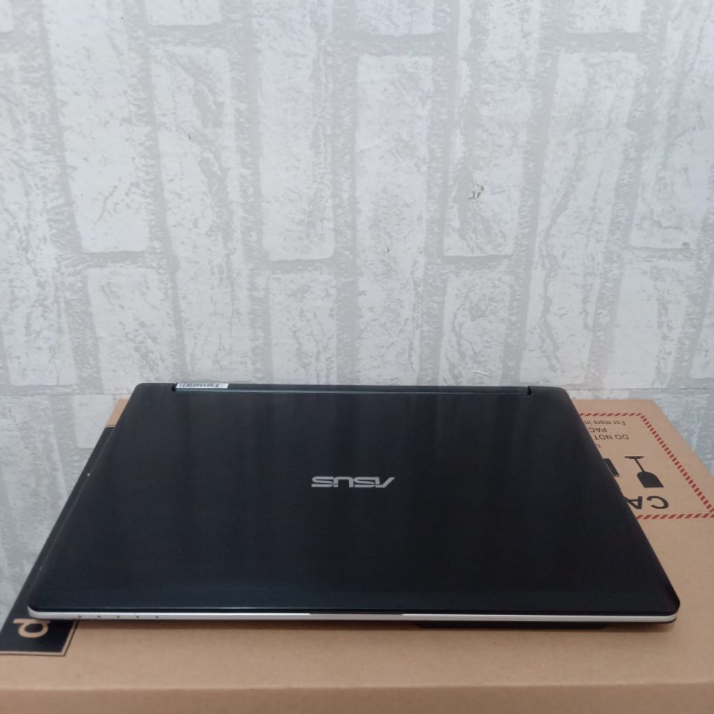 Laptop Asus K46CM, Core i3-3217U, Ram 4/500Gb, ###DualVga: - Hd Graphics 4000, - Nvidia Geforce 635 