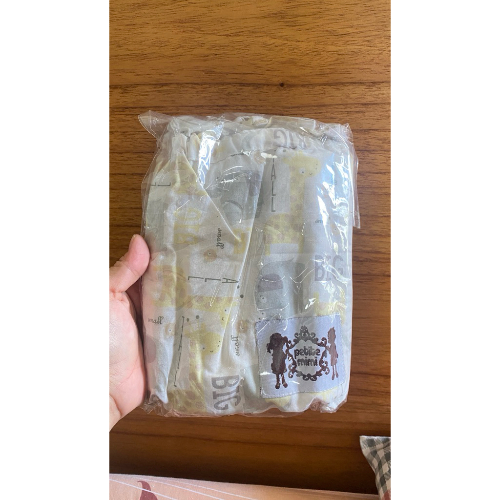 Preloved gendongan dan perlengkapan bayi anak petite mimi nursing cover apron hanaroo stretchy wrap 