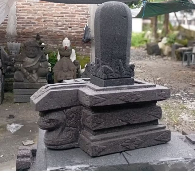 patung lingga Yoni