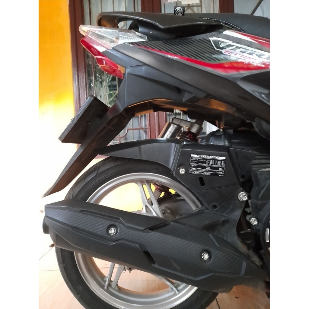 hugger airblade pnp vario techno 110/karbu 110