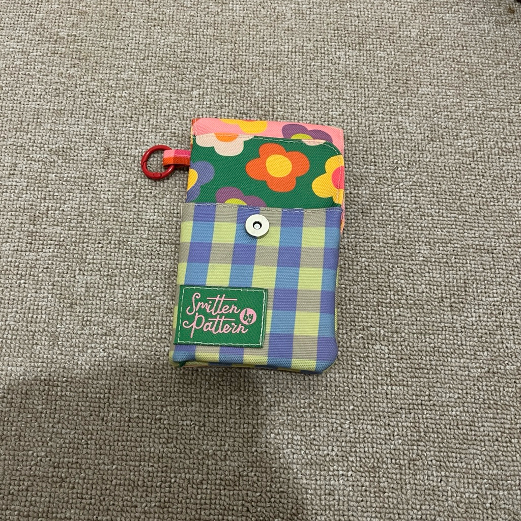 paspor pouch smitten