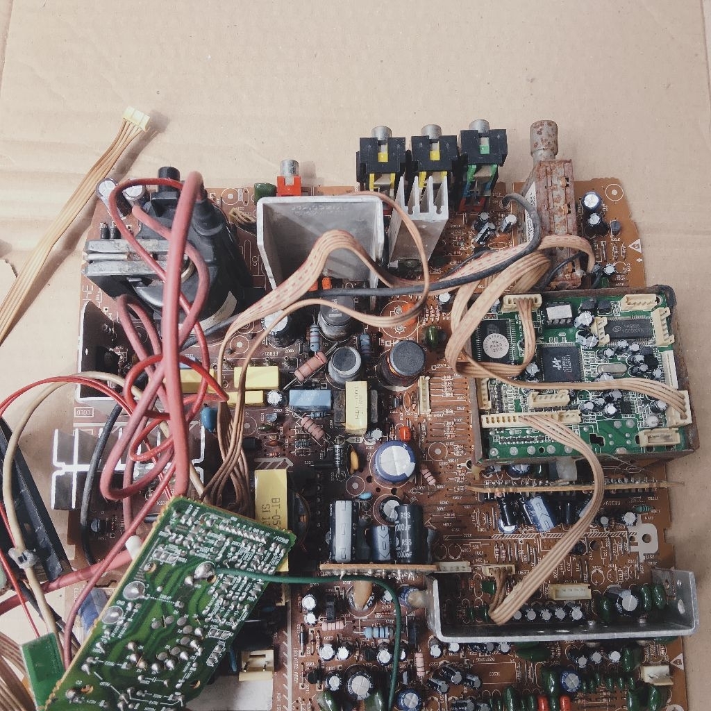 MESIN TV POLYTRON LSIDI EW SLIM 21 INCH BELUM DITES