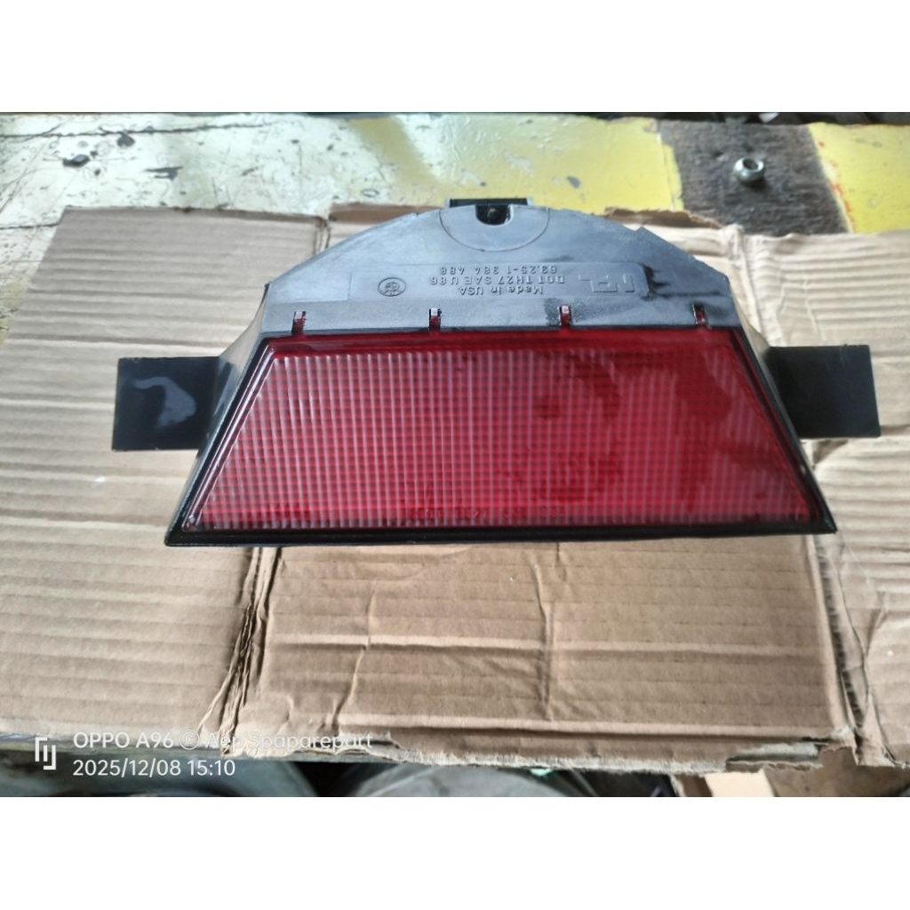 Lampu Stop BMW E34 Stoplem Lampu Reem Tengah BMw Bawa Jendela  BMW  E34 original