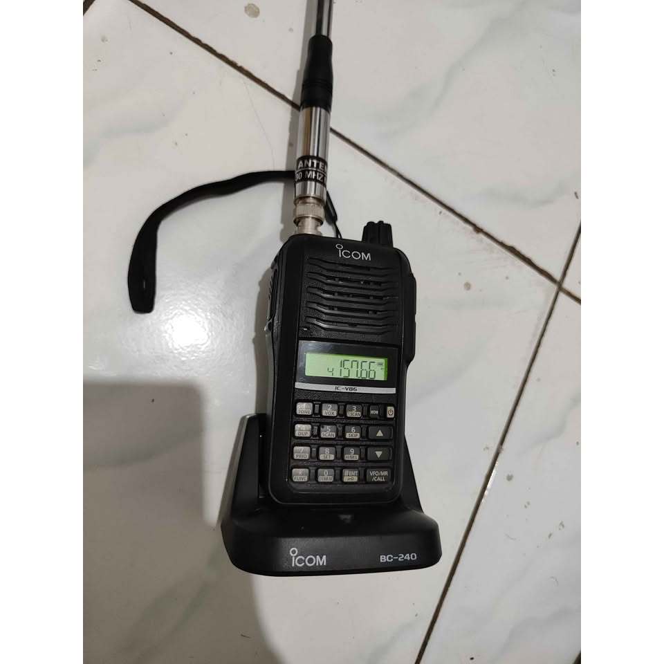 HT Icom IC-V86