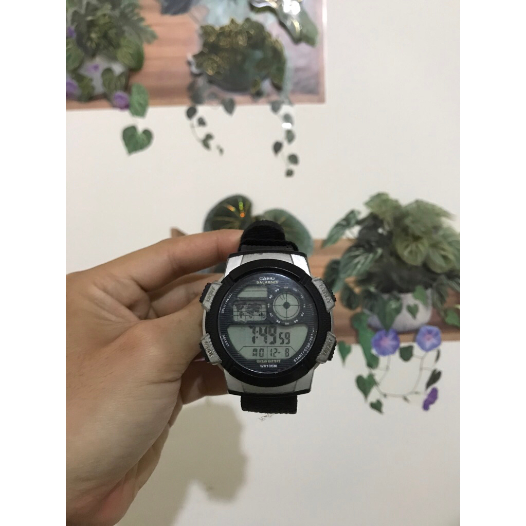 Jam tangan Casio AE-1000W bekas pakai