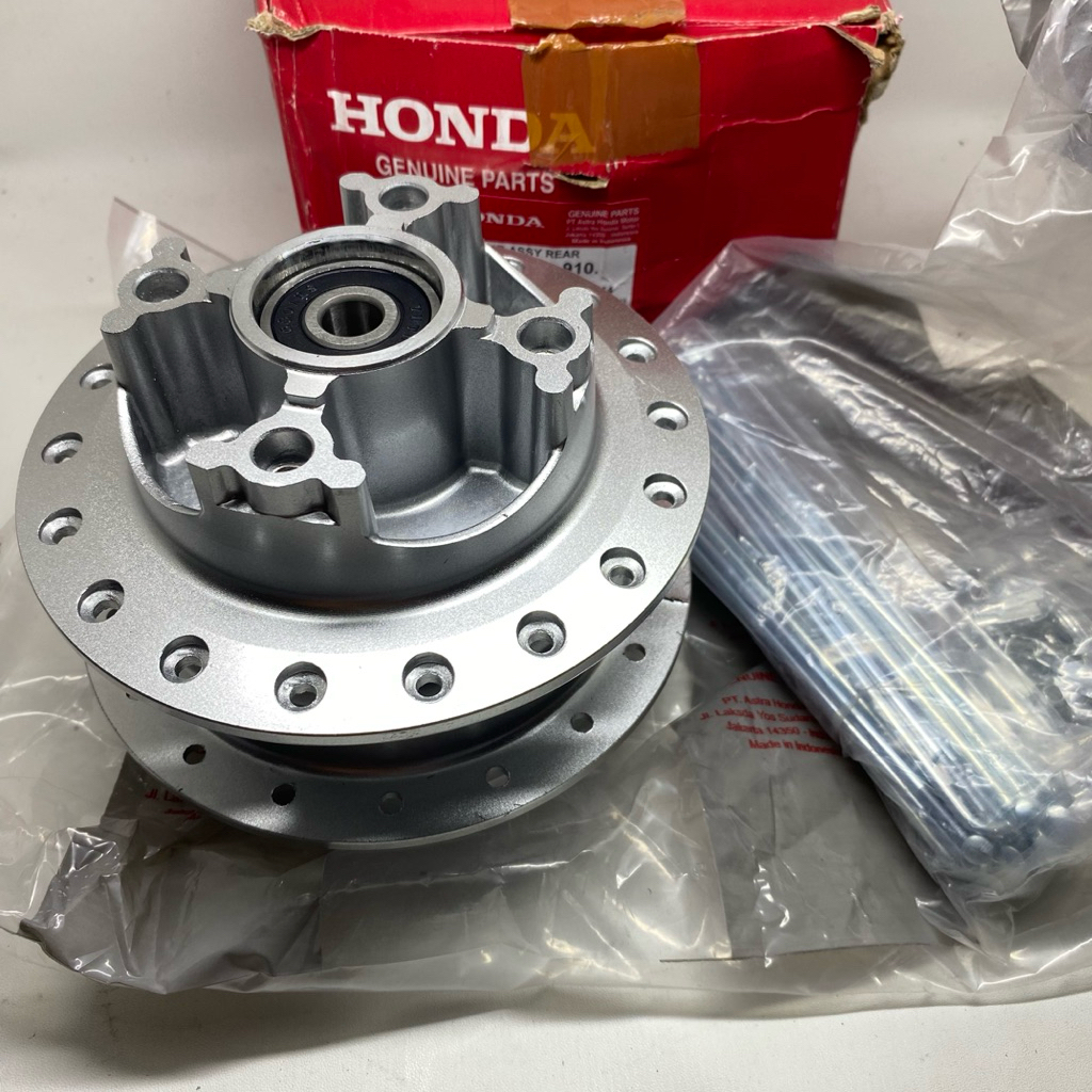 42635-KPG-910 Tromol Belakang Cakram Supra X 125 DD + Jari jari