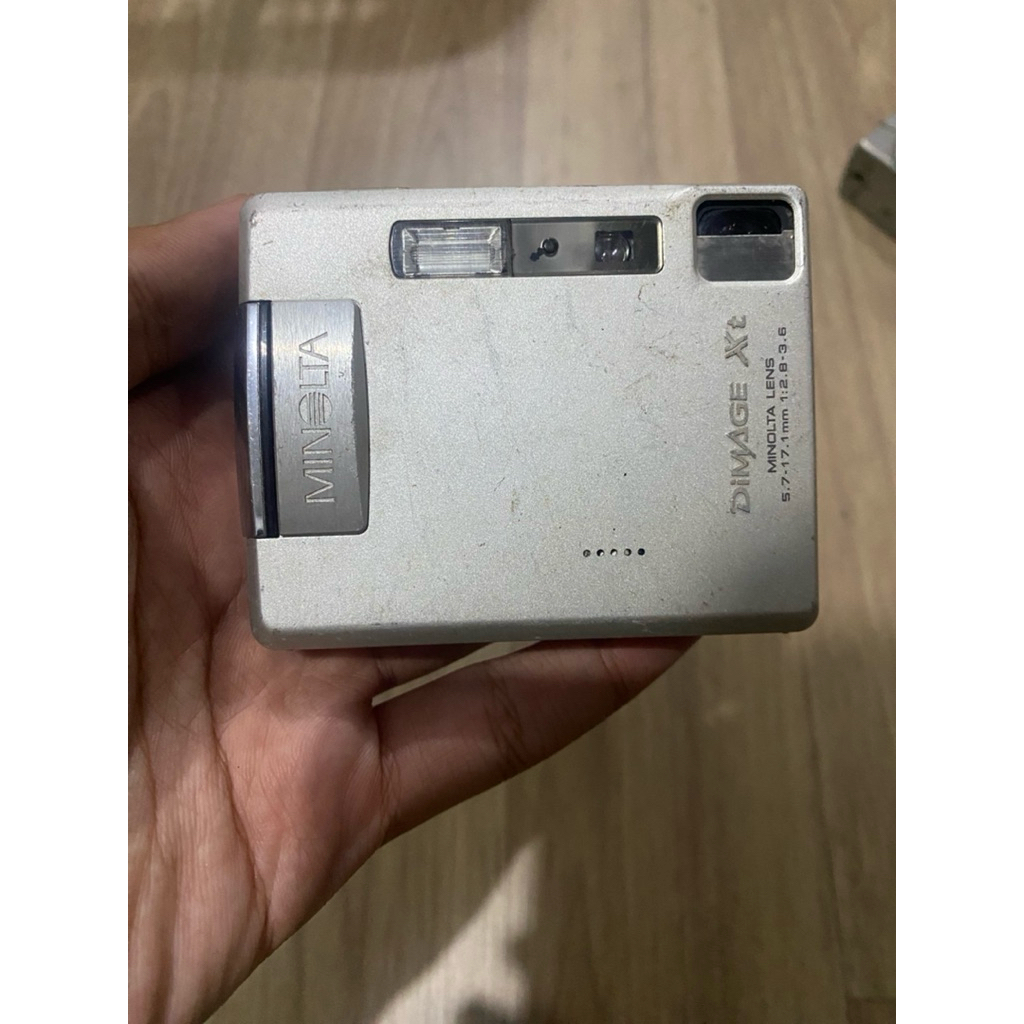 DIGICAM KONICA MINOLTA DIMAGE XT