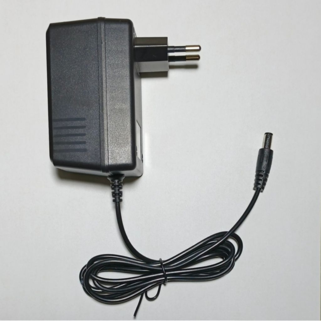 Adaptor untuk efek gitar KORG AX1500G