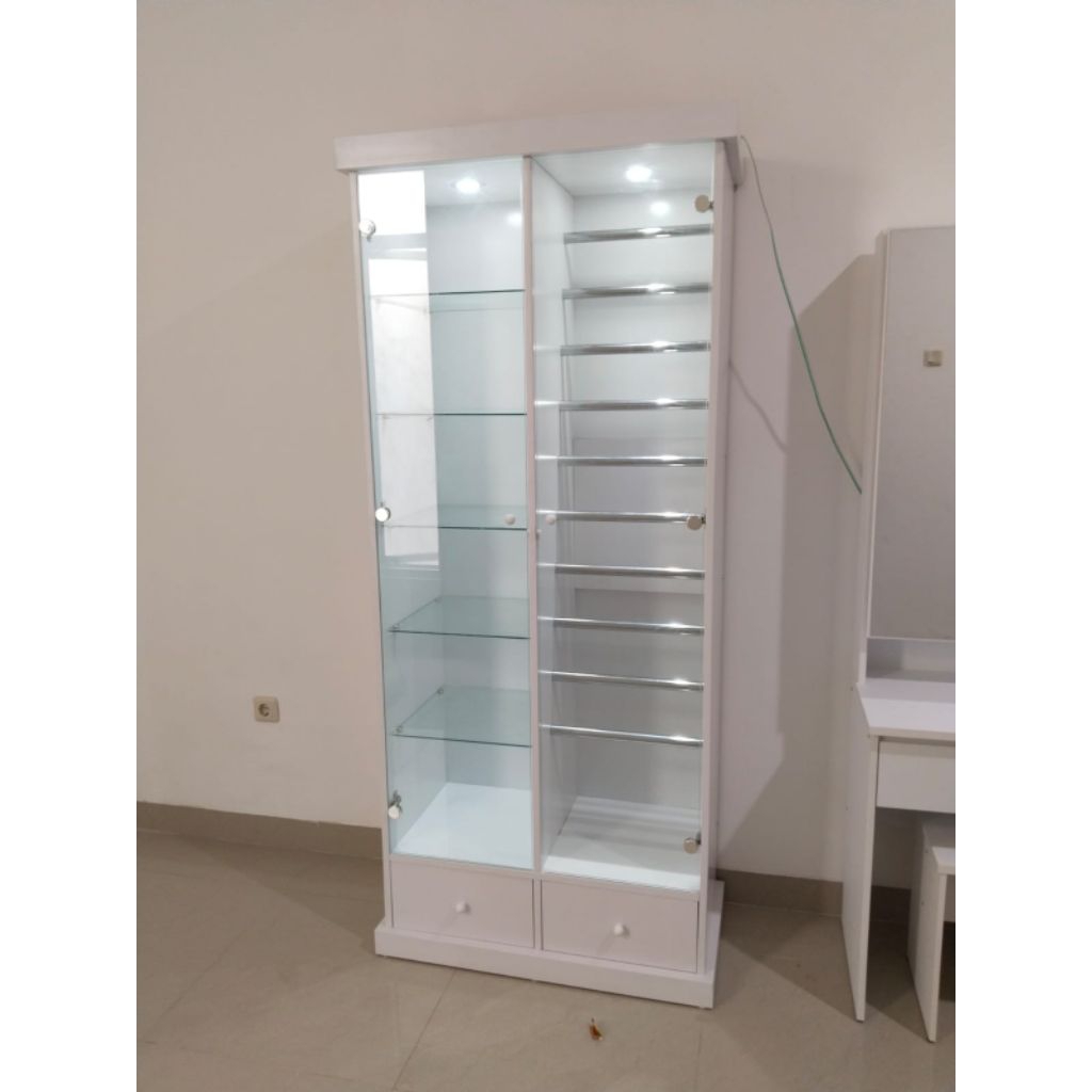 lemari hijab/ lemari pajangan tas / lemari kaca minimalis