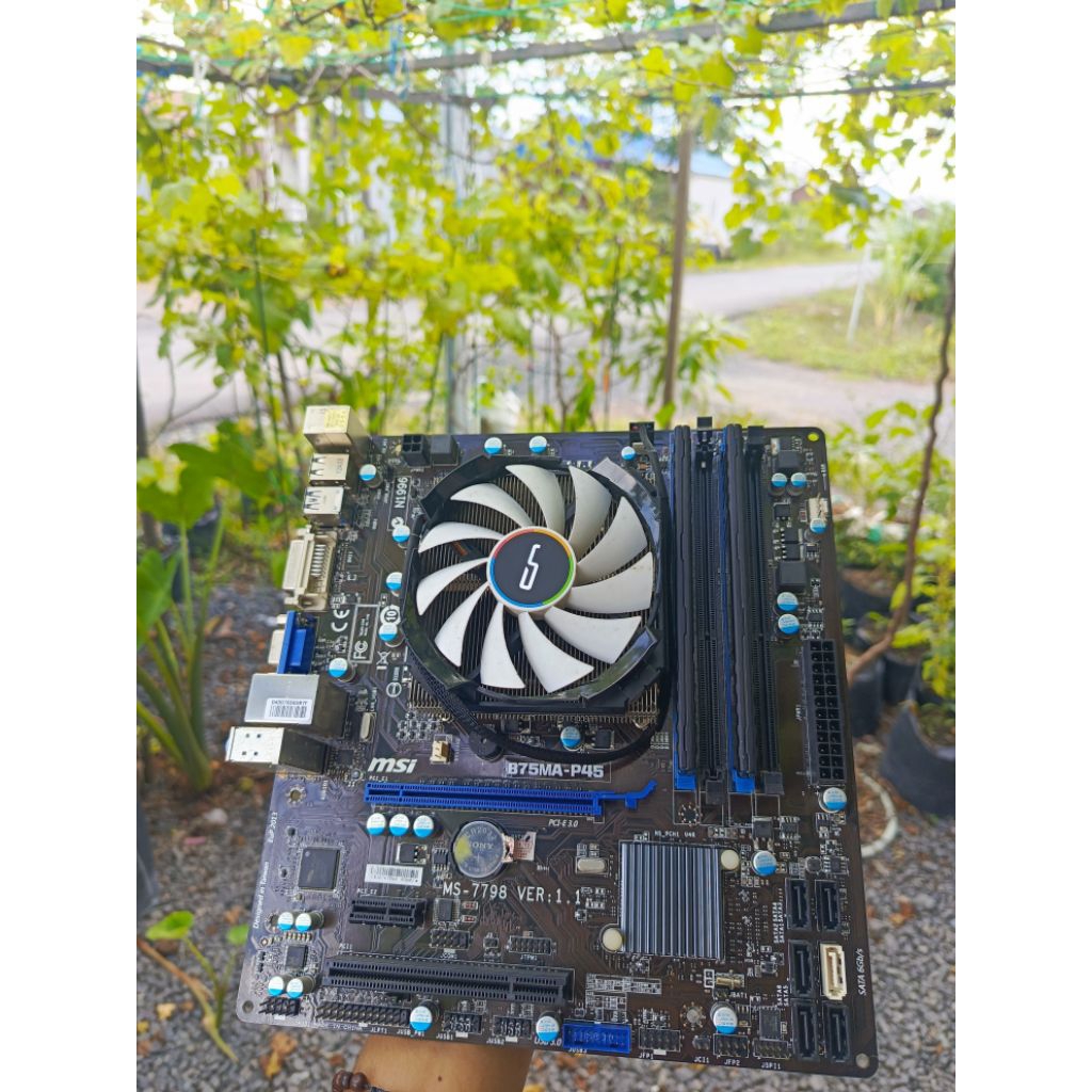 Mobo MSI B75ma p45 + Intel xeon E3 1220 v2 + Hsf cryorig c7