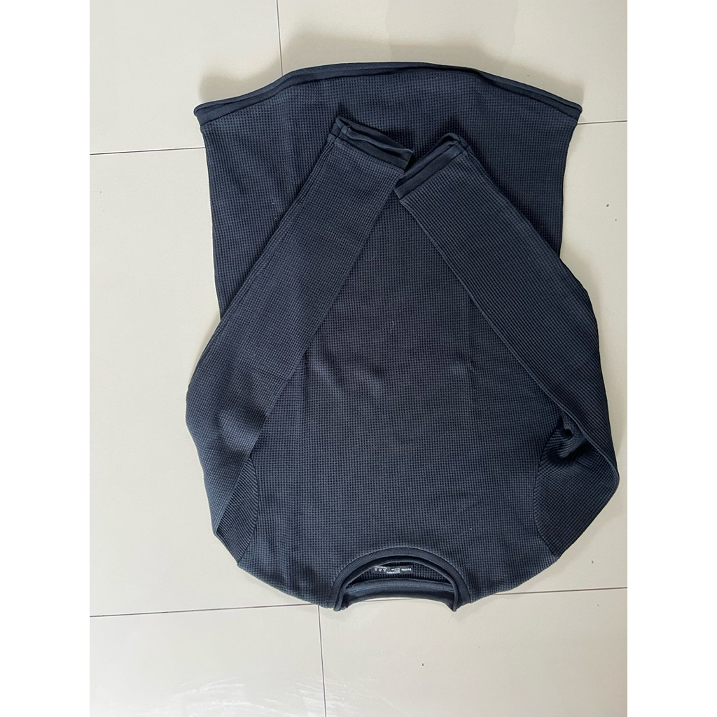 sweater/ long sleeve pria bershka size M hitam