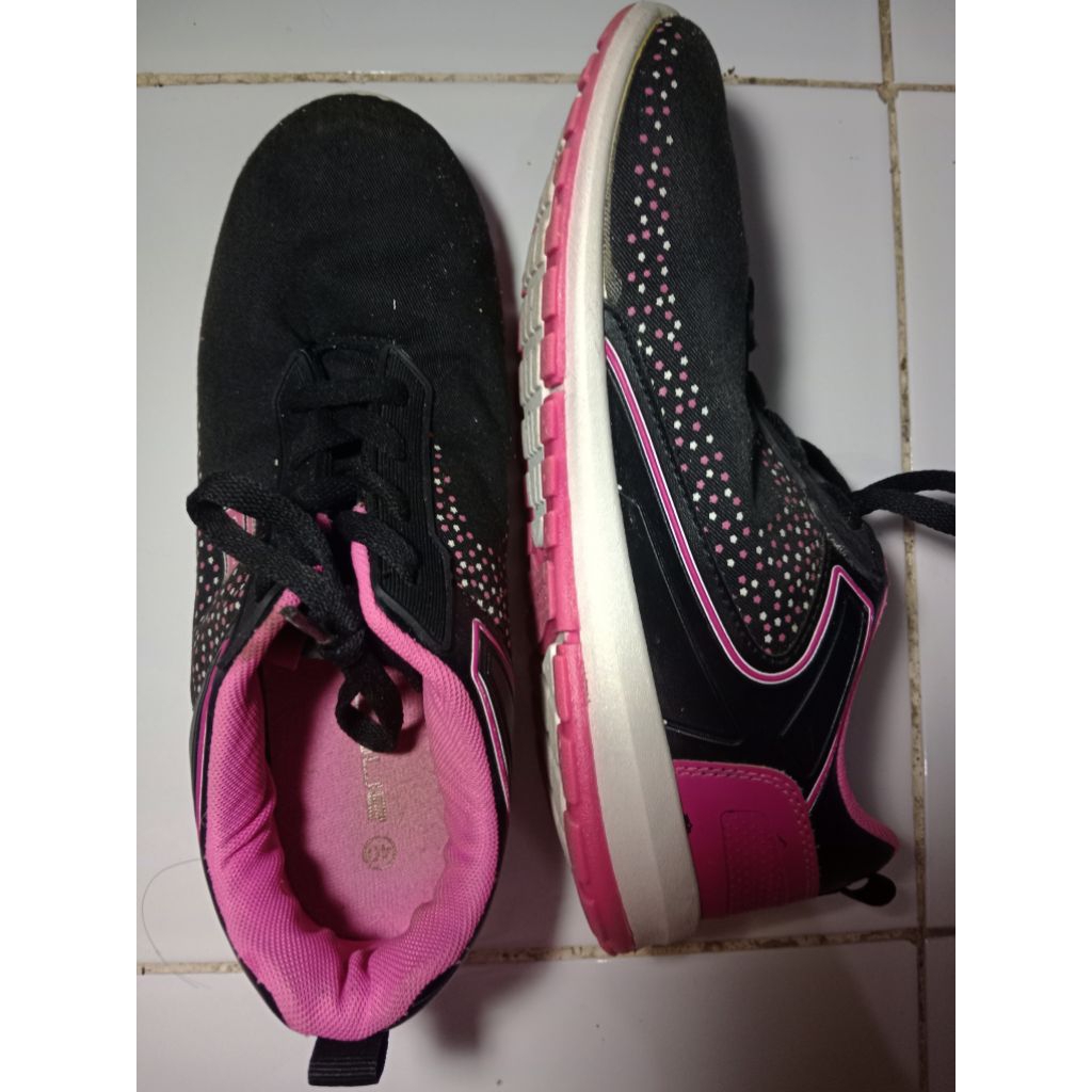 Preloved Sepatu Ando wanita