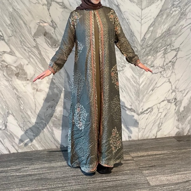 Gamis belah tengah sutra viscose