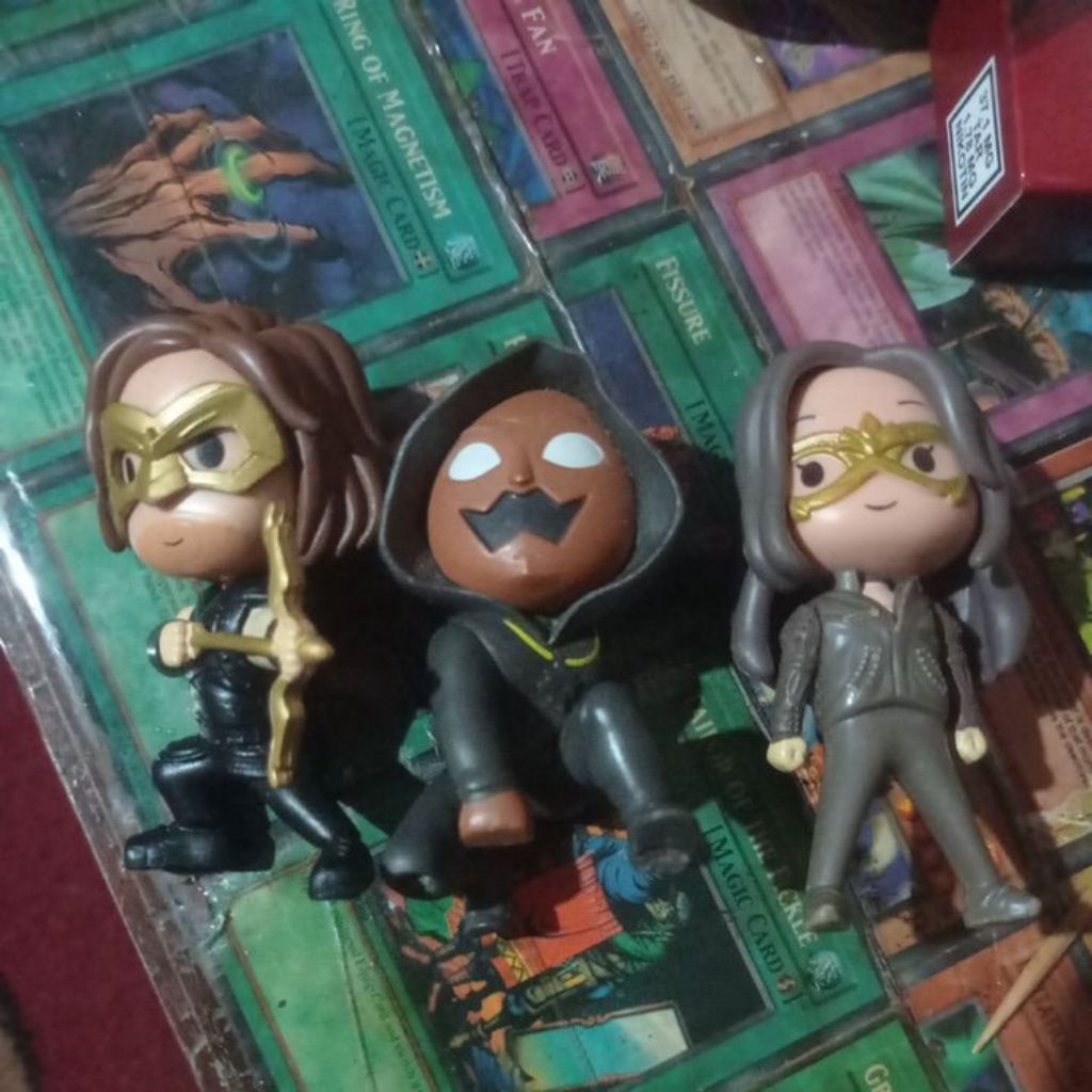 set figure gatot kaca