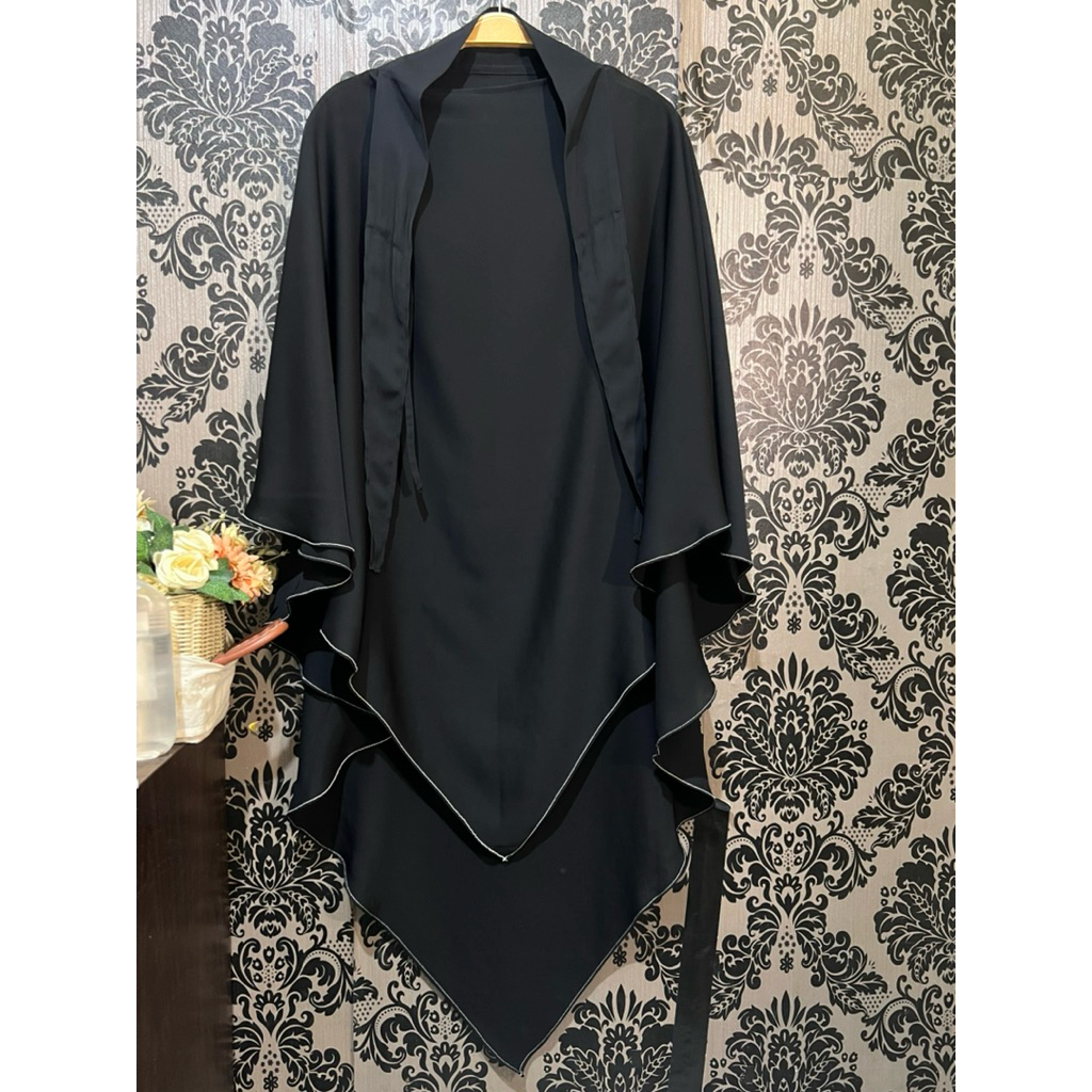 Preloved FK Huda Stitch Galaxy Nidha size M Elmadina Abaya