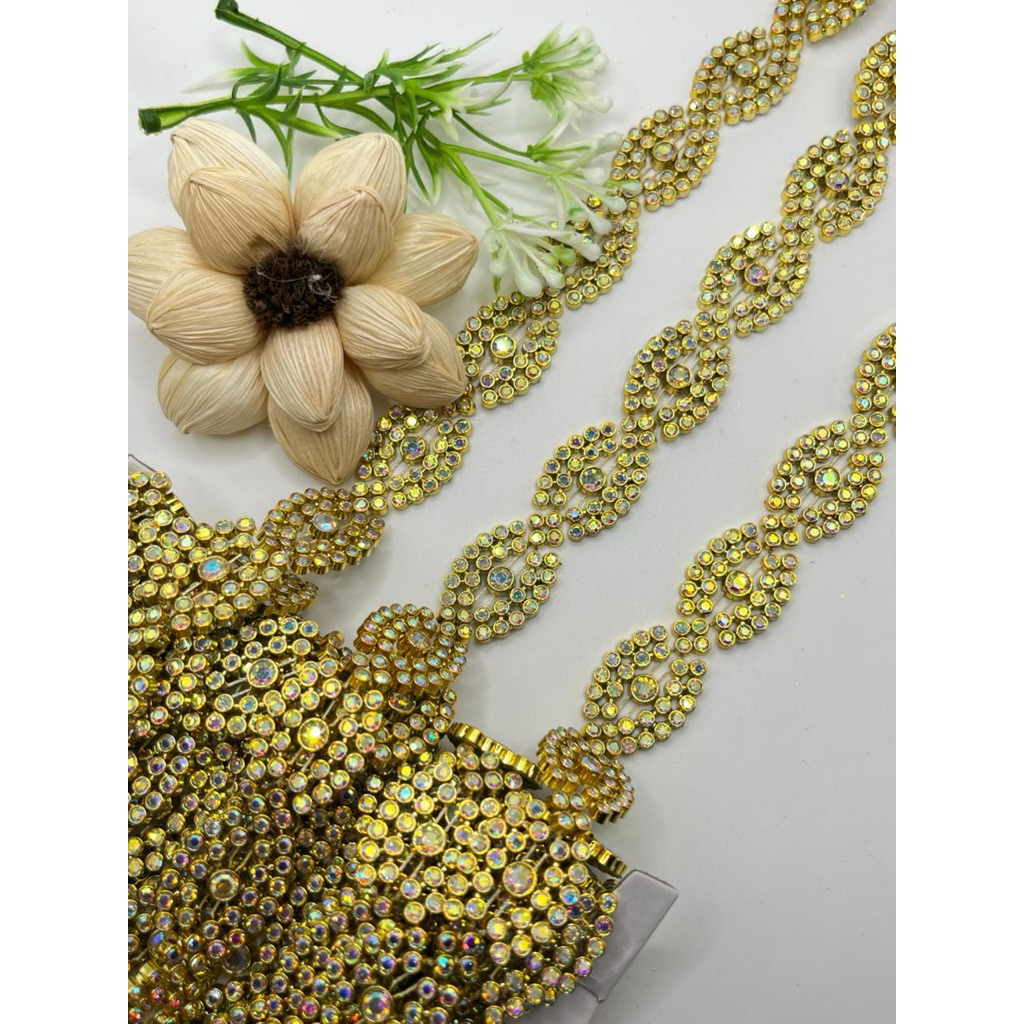 Aplikasi payet meteran plastik baju pesta