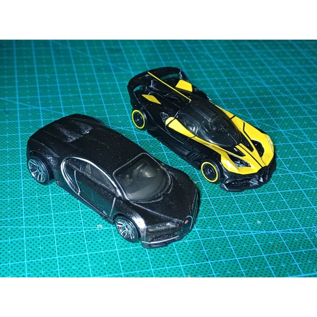 (Loose Bundle) Hotwheels Bugatti Chiron Hitam & Bugatti Bolide Kuning Loose