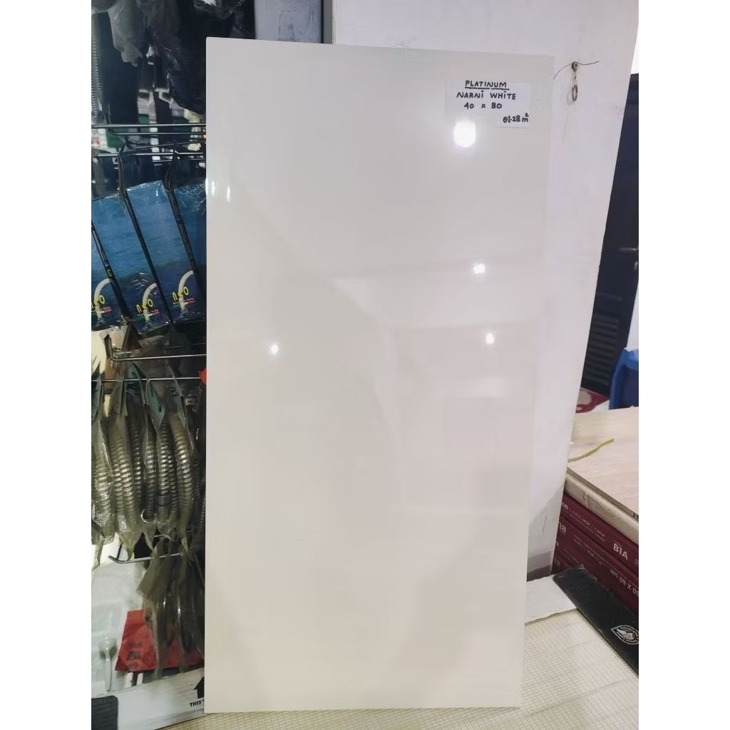 Keramik kilap cutting Platinum Narni White 40x80 kW C /Dus (putih kilap cutting)